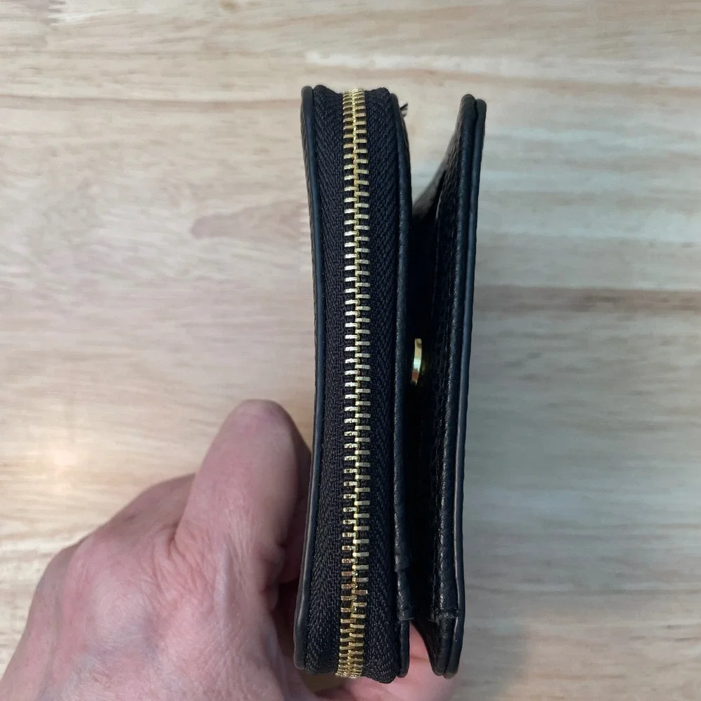 Laundry by Shelli Segal Black Pebbled Bifold Wallet Gold‎ Hardware New No Tags